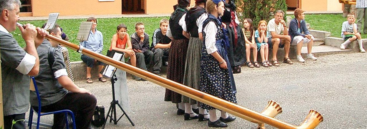 Fête et corps des alpes